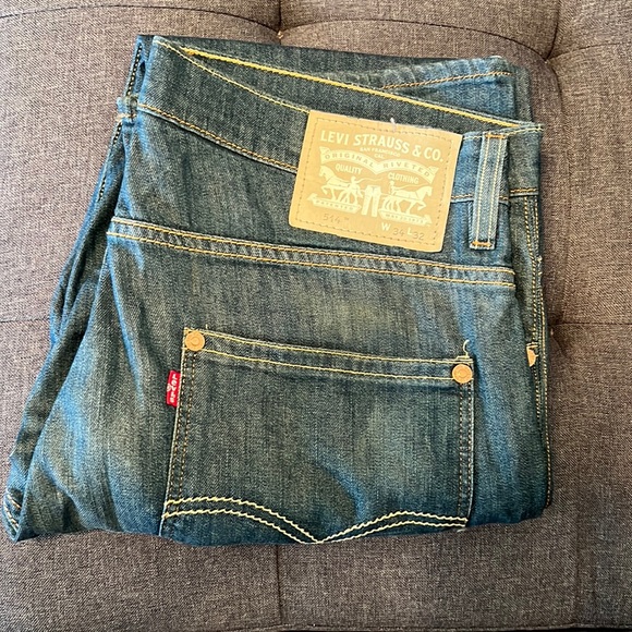 Mens Levi Jeans - Picture 2 of 7